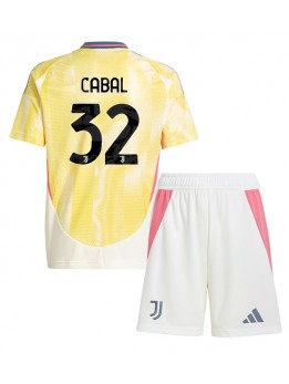 Billige Juventus Juan Cabal #32 Bortedraktsett Barn 2024-25 Kortermet (+ Korte bukser)